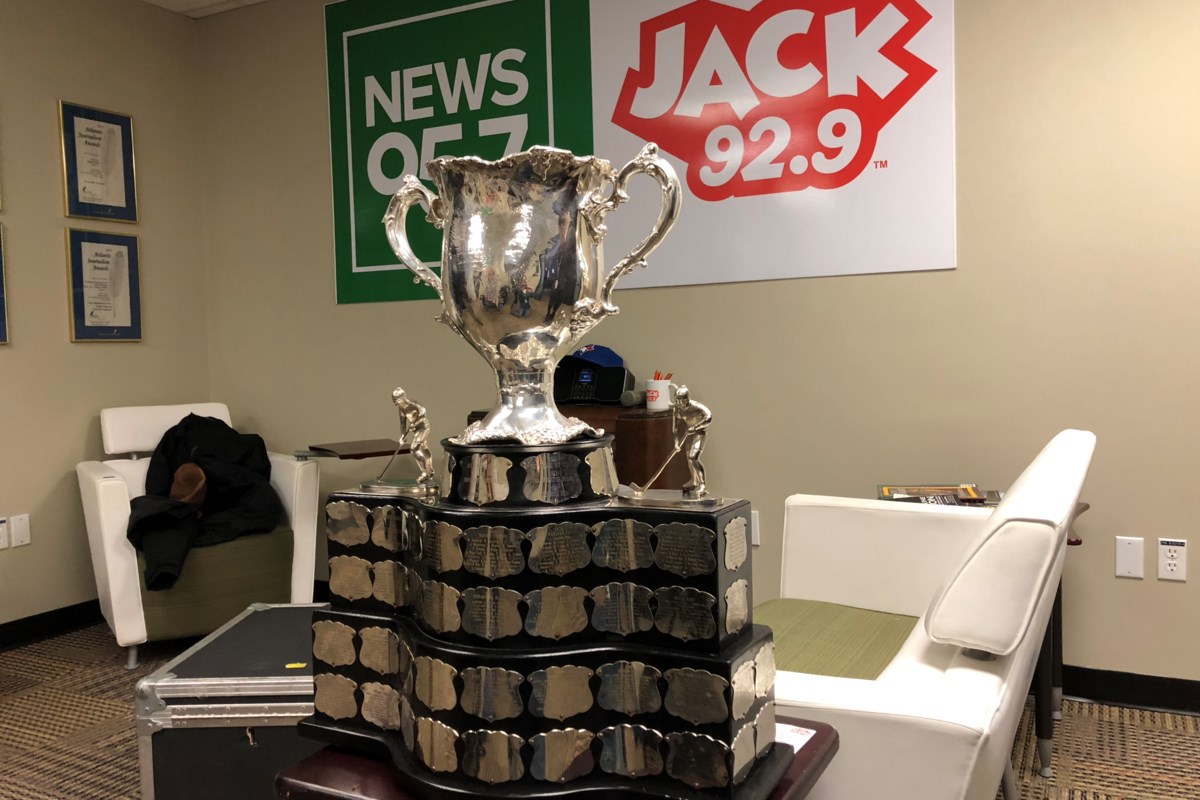 Memorial Cup makes final stops of Halifax tour (4 photos) HalifaxToday.ca