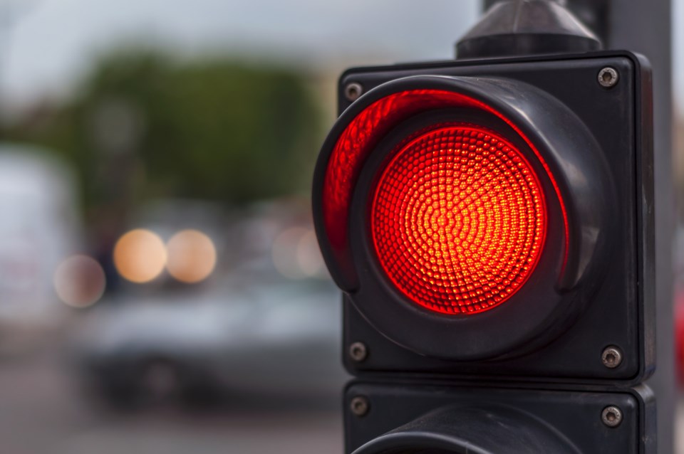 092519-red light-traffic light-AdobeStock_113419470