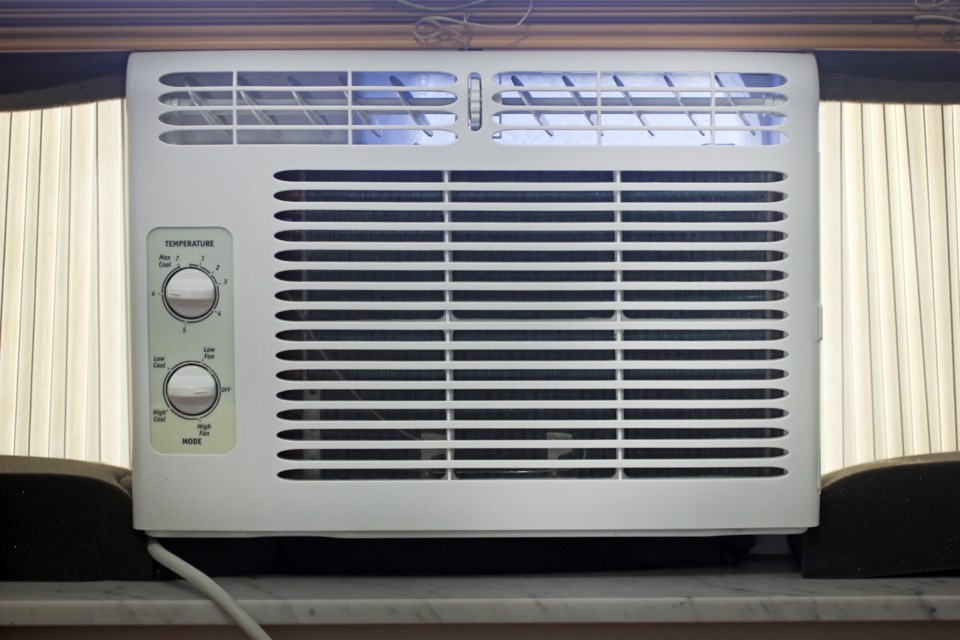 072318-hot-humid-summer-air conditioner-conditioning-AdobeStock_162015928
