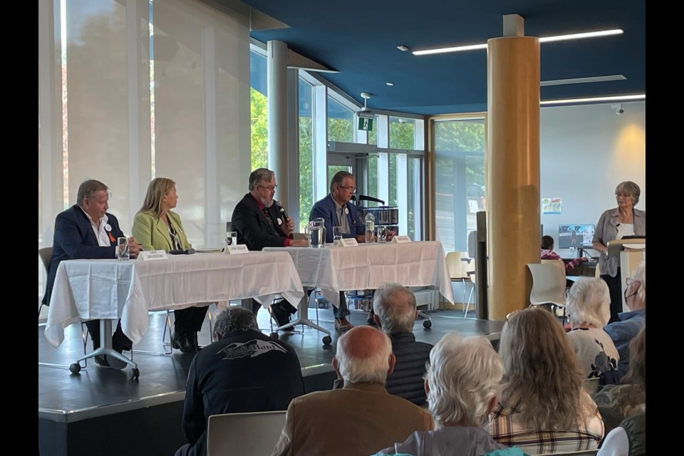 The Innisfil library hosted a mayoral debate between Dan Davidson and Lynn Dollin and a deputy mayoral debate between Kenneth Fowler and Rob Nicol.