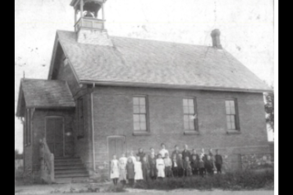 Knock schoolhouse circa 1910