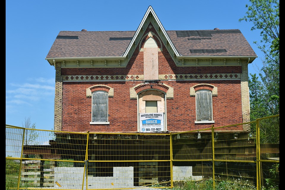 This historic home, located at 1326 Innisfil Beach Rd., has been up on steel beams for years. Miriam King/Innisfil Today