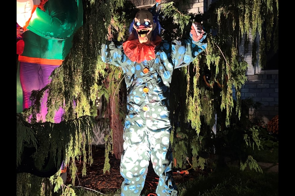 Check out some of Innisfil's spookiest Halloween houses (25 photos