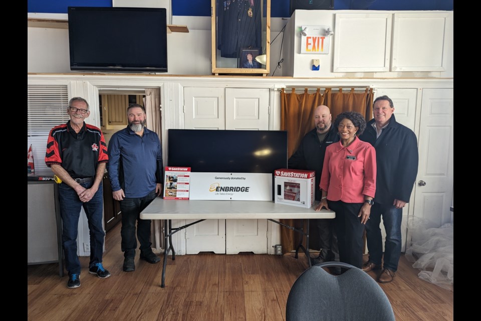 Pat Morley, Vice President, Branch 547 of the Royal Canadian Legion; Denis Mainville, President, Branch 547 of the Royal Canadian Legion; Curtis Fink, Senior EHS Advisor, Enbridge Gas; Grace Constantine, Ward 2 Councillor, Town of Innisfil; and Roger Hennig, Vice President, Action First Aid. 