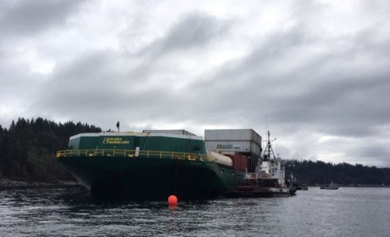 barge-aground-photo