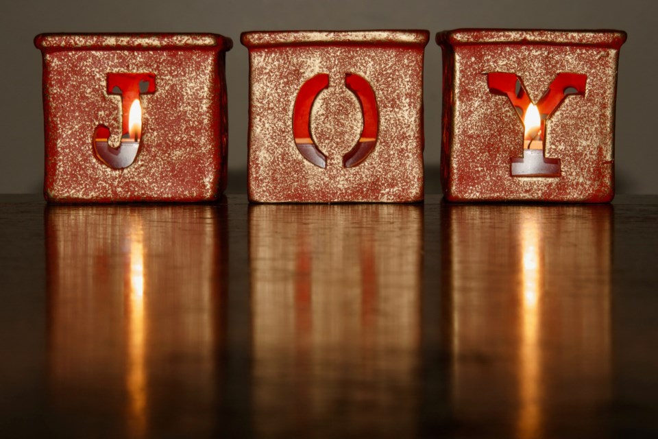 brown-joy-candle-holder-724825