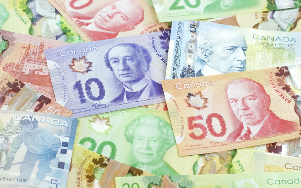 canadian-money-shown