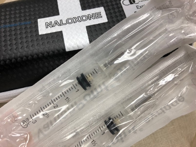 naloxone-kit-photo