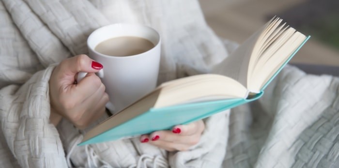 reading-book-blanket-cozy-min