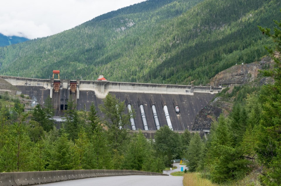 revelstoke-dam