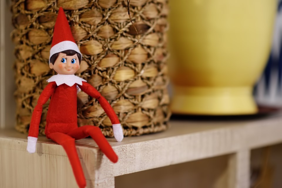Elfontheshelf