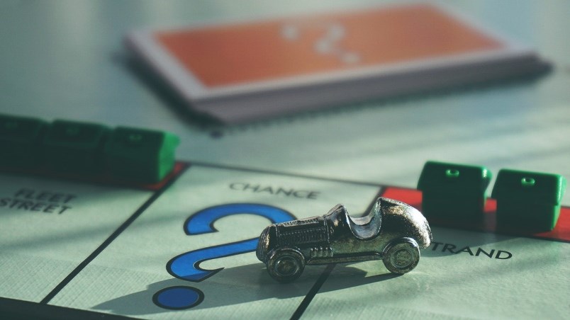 monopoly-game-houses-car-chance-game-question
