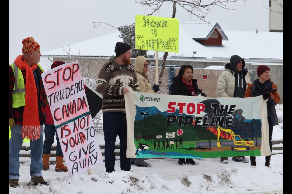 The prime minister's arrival in Kamloops was marked by protesters outside the Coast Hotel, including members of the Tiny House Warriors group, other environmental groups, First Nations activists, pro-resource people and members of the yellow vest movement. (via Brendan Kergin)