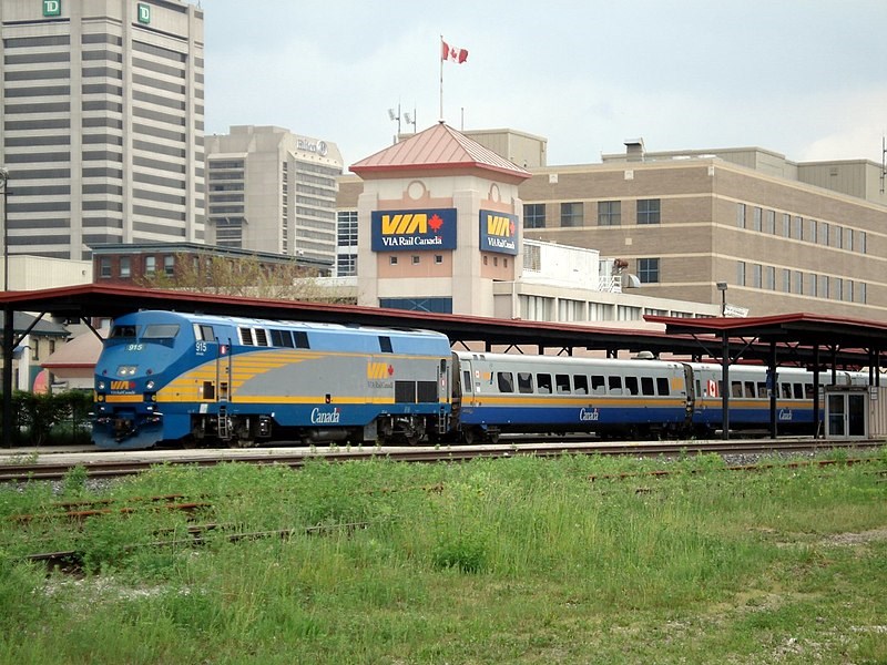 800px-VIA_Rail