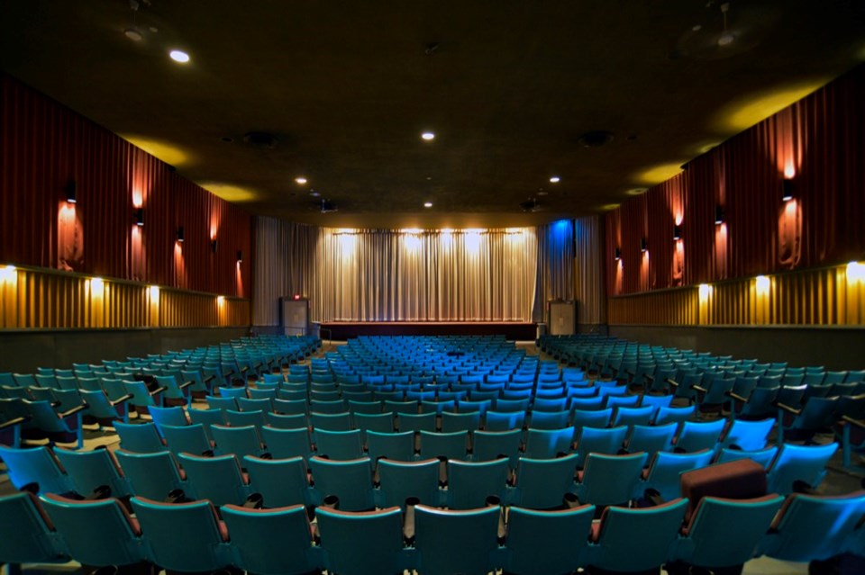 1412816-paramount-theatre-interior-kamloops-film-society-horiz-copy-web