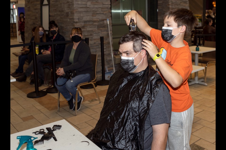 A local man’s hair-cutting fundraiser in support of the Kamloops Sexual Assault Counselling Centre and the Kamloops branch of the Canadian Mental Health Association was held on Oct. 2.
Nathaniel Martin started Cutober in October 2020 with his daughter as a way to raise funds for and awareness of mental-health stigmas and domestic violence amidst the COVID-19 pandemic.
