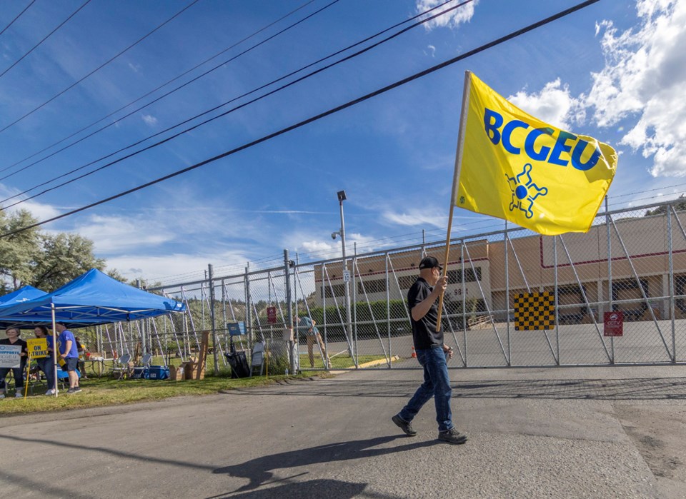 BCGEU strike4