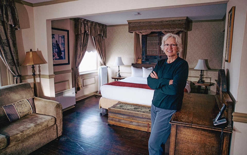 tina-lange-the-plaza-hotel-fifth-floor-horiz