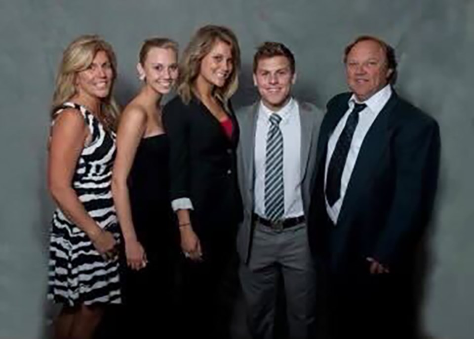 formal-photo-of-the-hamer-jackson-family