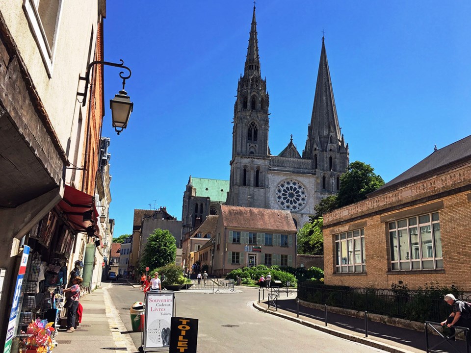 1-our-lady-of-chartres-from-a-distance
