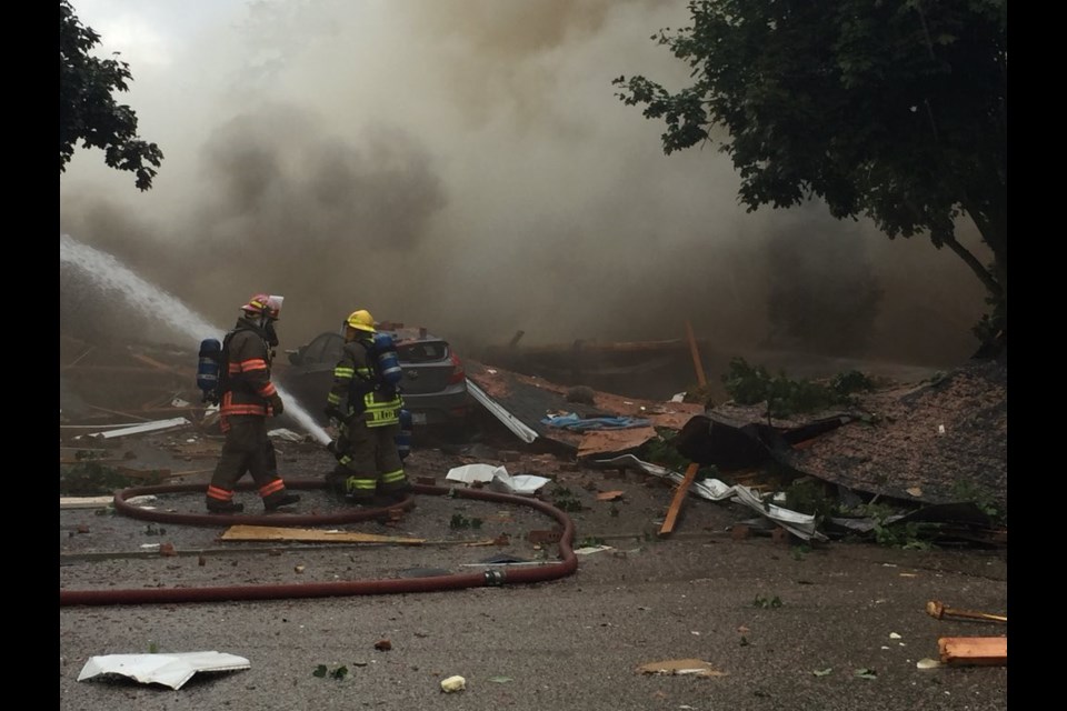 Fire on Sprucedale Crescent in Kitchener August 22, 2018. Phi Doan/KitchenerToday