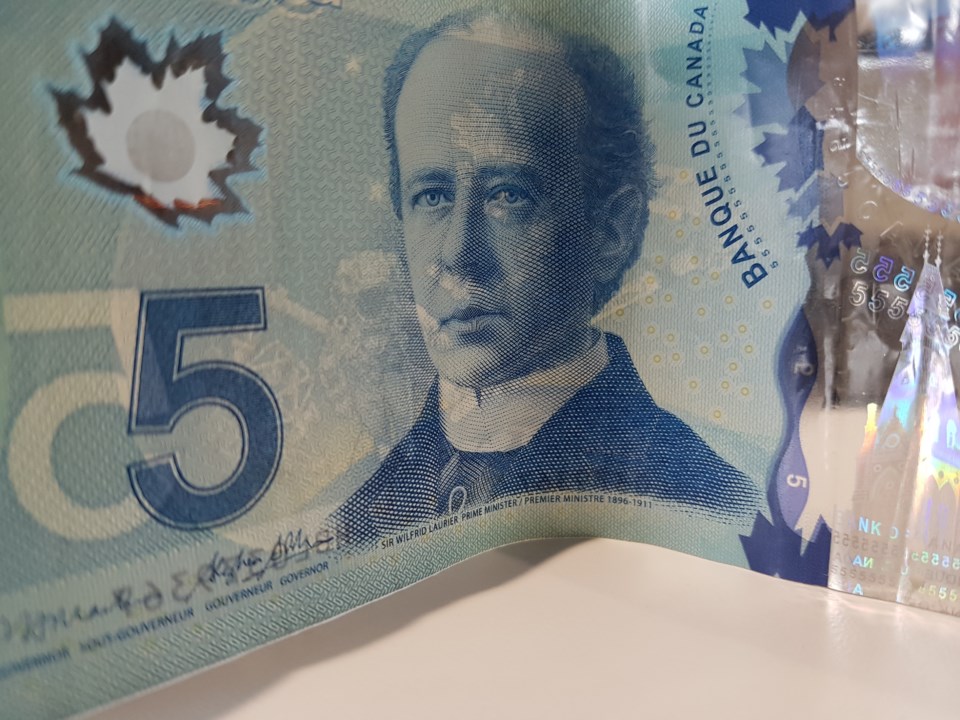 Canadian 5 dollar bill