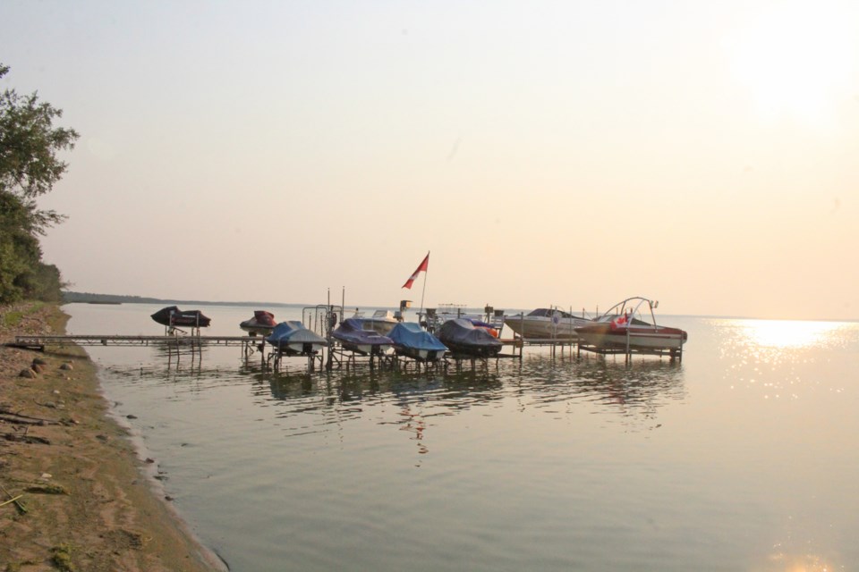 1plamondon white beach boats