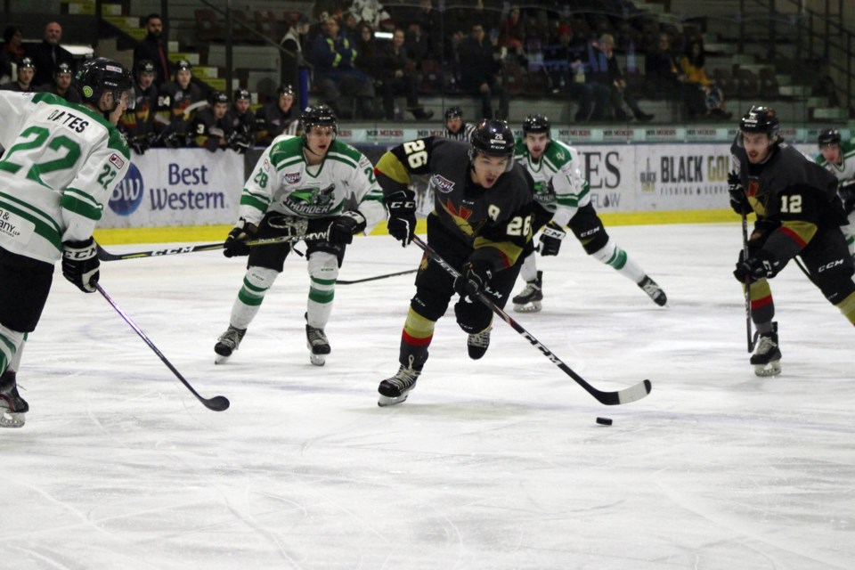 Bonnyville Jr. A Pontiac Daine Dubois keeps his eye on the puck during their game against the Drayton Valley Thunder on Saturday, March 7. Photo by Robynne Henry. 