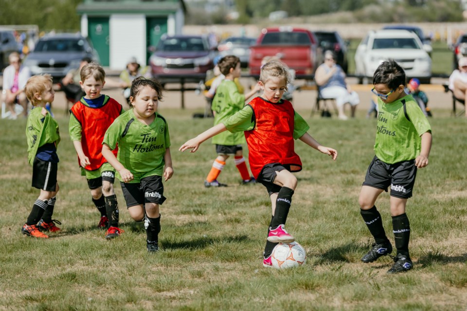 U7 soccer players from St. Paul play against one another on May 28. / Janice Huser photo