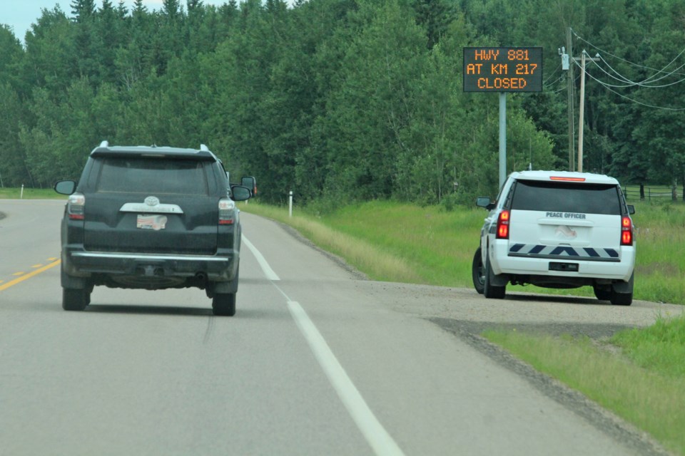 881 peace officer crah sign