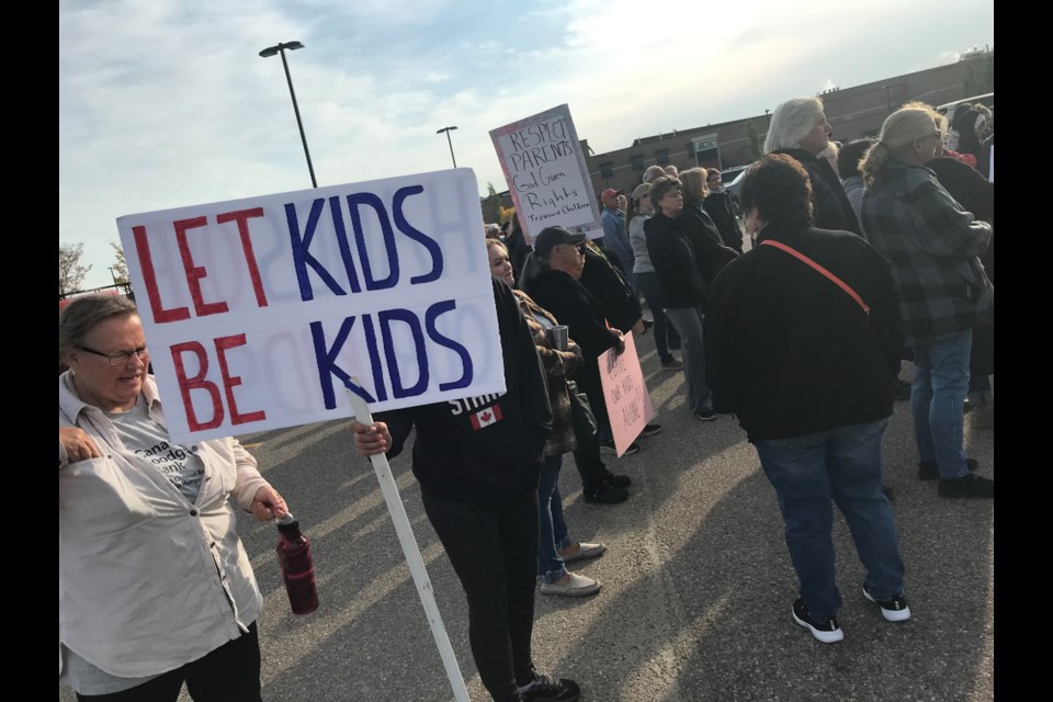A small group of counter protesters did show up the end of the march. While one group held signs that read ‘Love is Love’ and carried rainbow flags, the other group held signs reading ‘Let kids be kids’ and carried Canadian flags. 