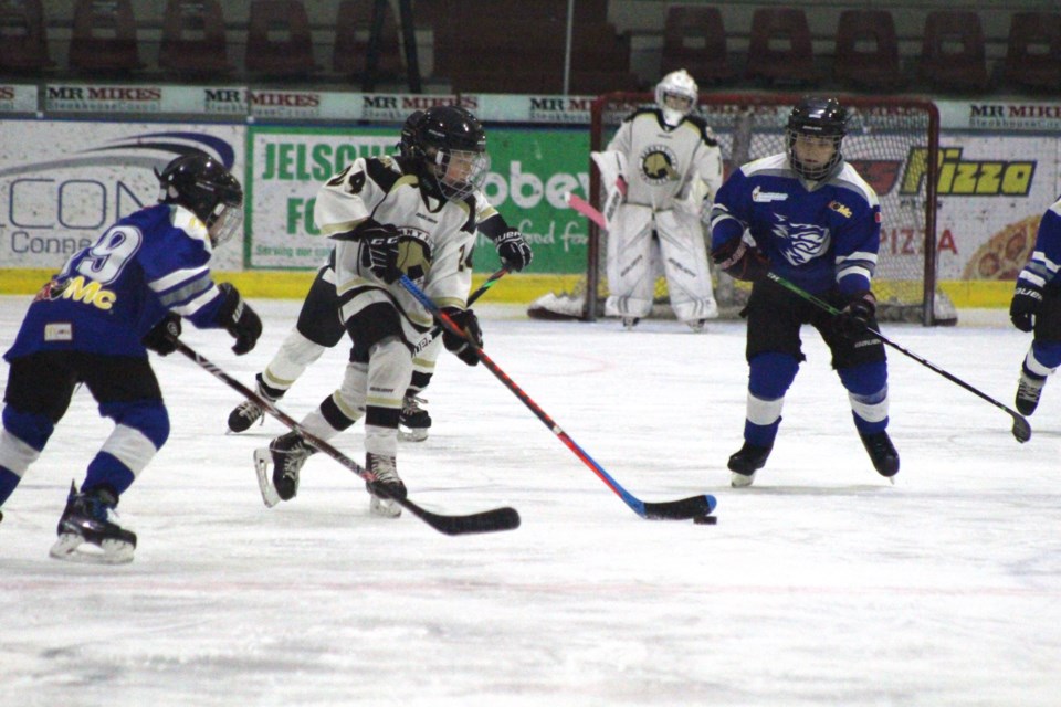 On Friday, the Bonnyville Pontiacs took on Cold Lake Ice during a U11 hockey tournament at the RJ Lalonde Arena. The Pontiacs took the game winning 7 - 3. 