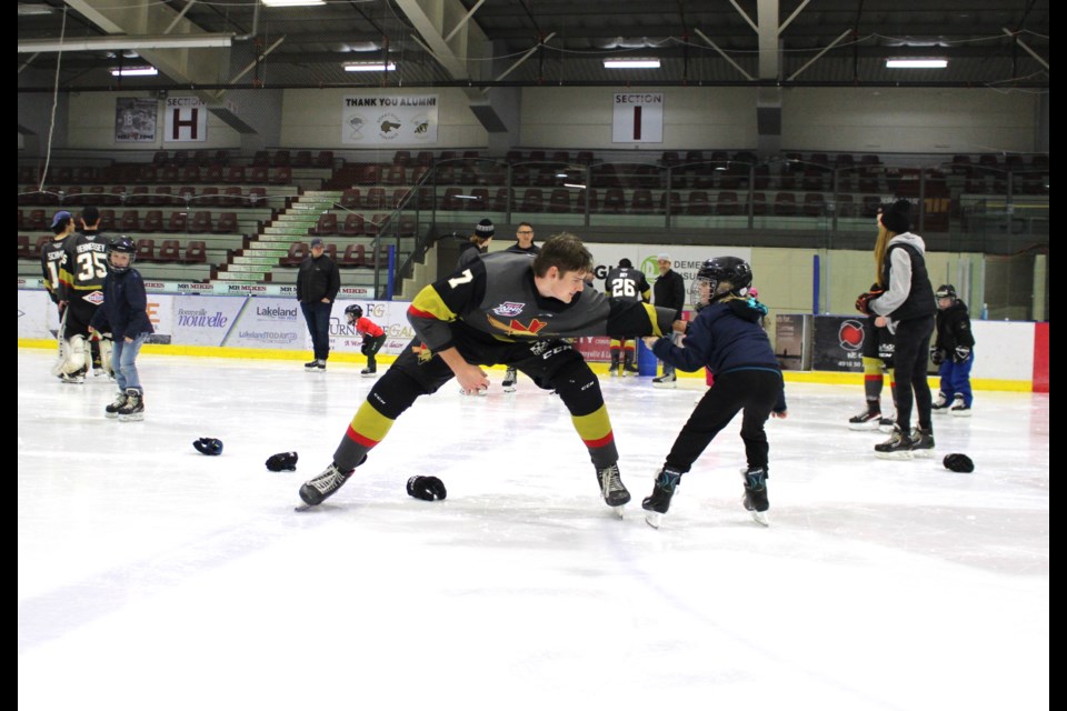 After Sunday’s game, young fans got the chance to head from the stands onto the ice to skate and fight with the Pontiacs’ players.  