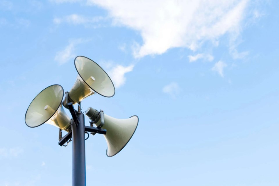 shutterstock_150301715-horn-speakers-sky-scaled