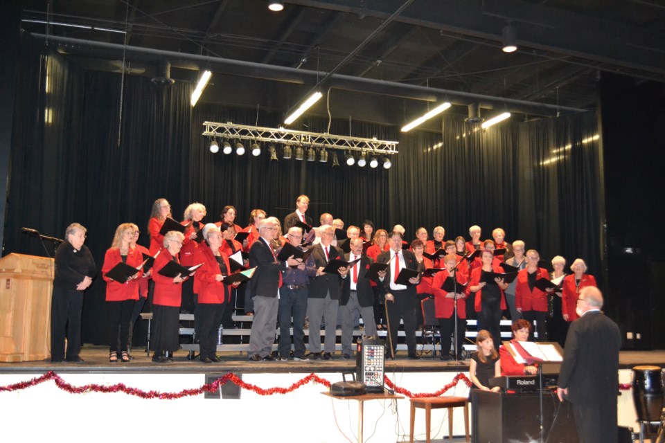 Vicki Brooker photo
Elk Point Community Choir director Udo Mueller invited former members of the choir to join current members onstage for the concert’s final number, with seven alumni added to the choir for ‘Amazing Grace.'
