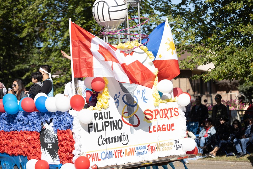 Filipino - PArade8981