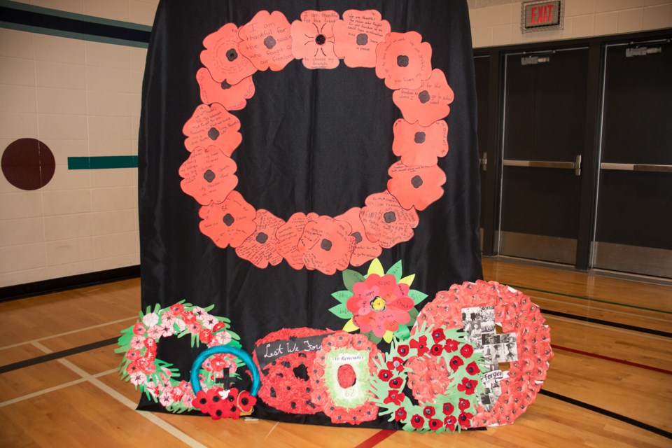 Students at Glen Avon offer tribute to veterans.