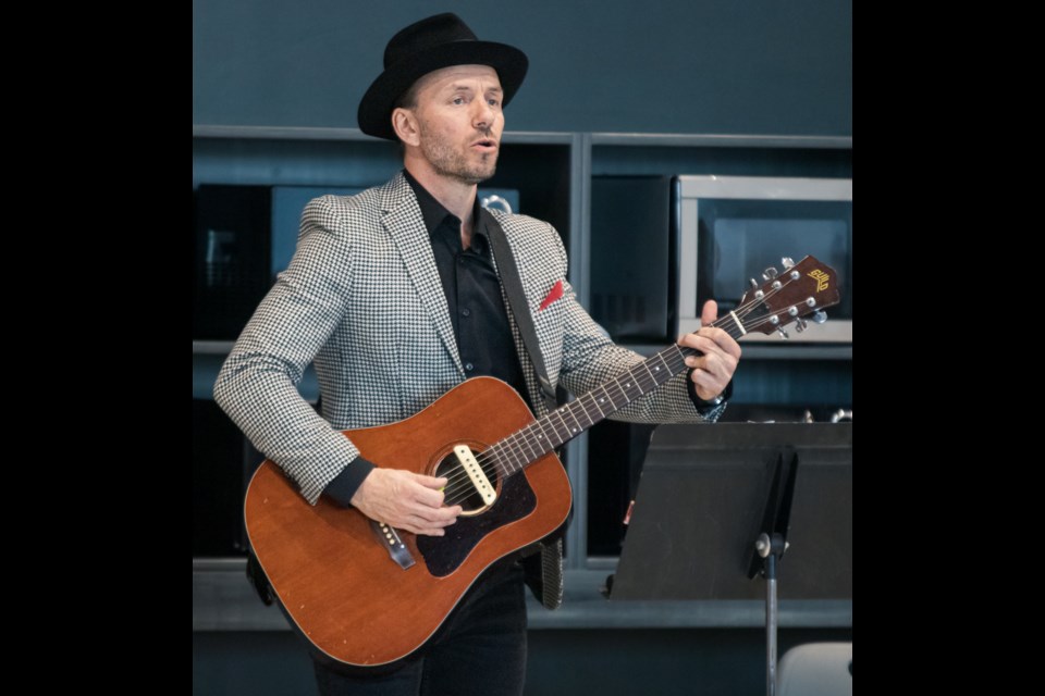 Clayton Bellamy performs "Hallelujah" by Canadian singer-songwriter Leonard Cohen.