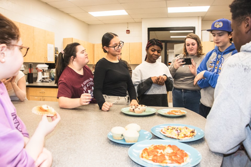 In the pizza category, Team 2 won the first place.