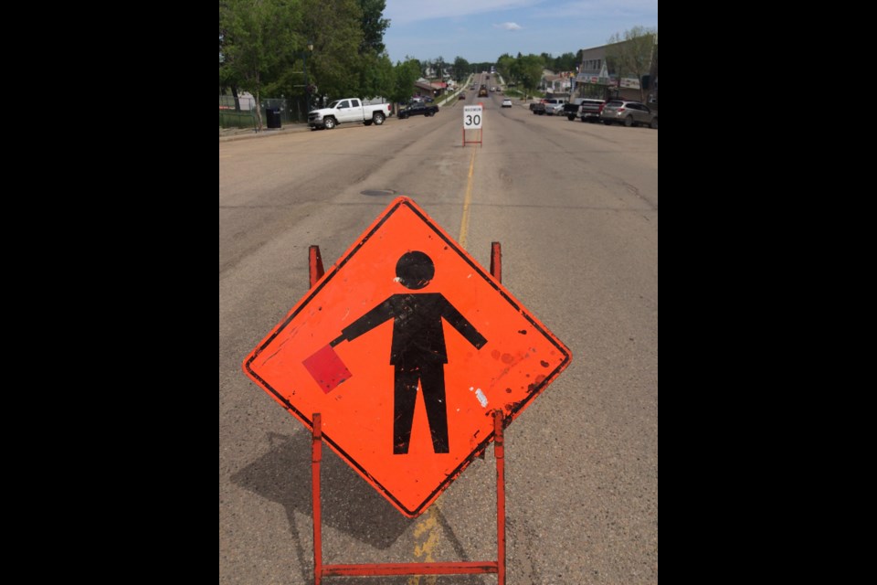 Saturday signs go up.
Image: Rob McKinley
