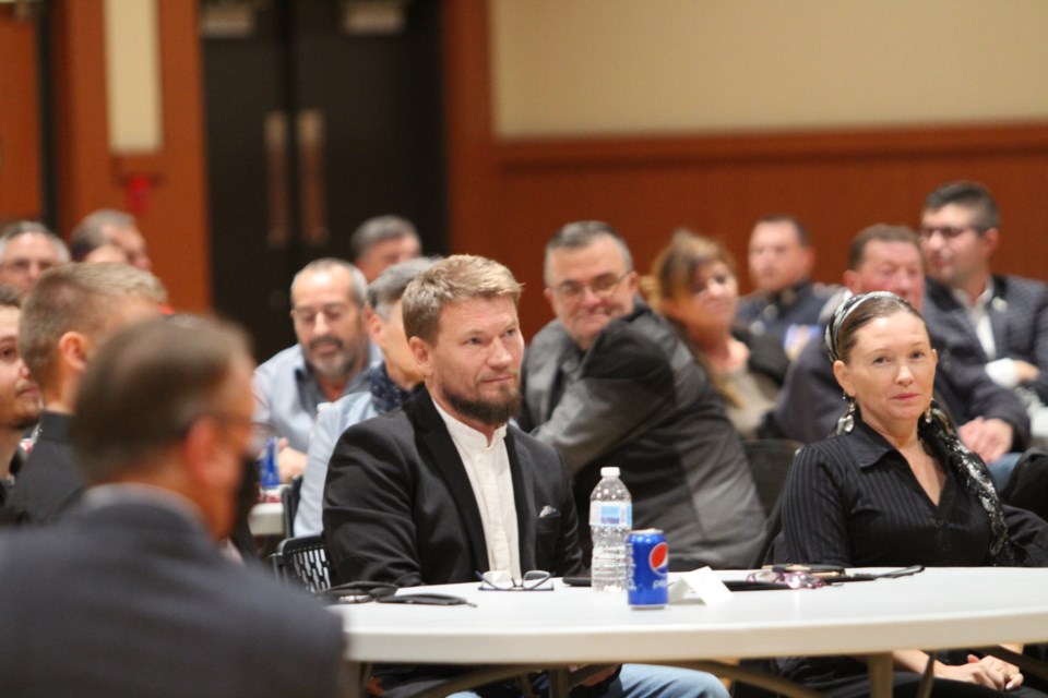 With his municipal staff, fellow councillors and their families in attendance, Mayor Paul Reutov thanked his wife Pelagia and family for their support, and thanked the community for their faith in him.