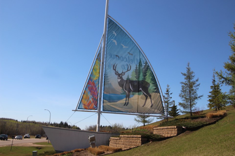 The City of Cold Lake is embracing a fresh new look along Highway 28, with the installation of decorative sails, designed to reflect the spirit of the community. 