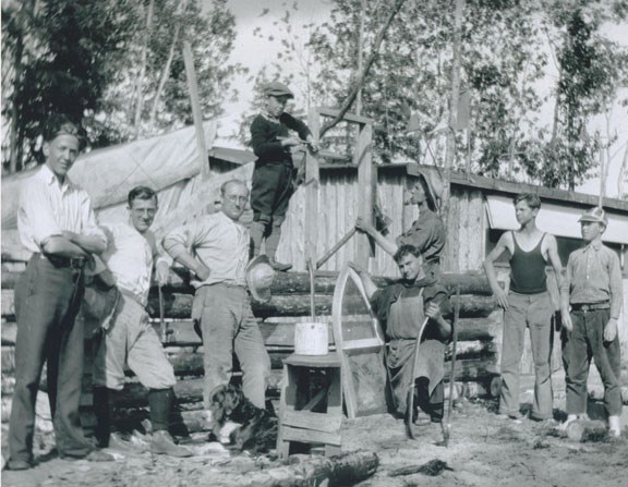 In 1933, the Franciscan church, christened Notre Dame de la Visitation, was consructed on the shores of Moose Lake. The rustic chapel was built with logs harvested from the