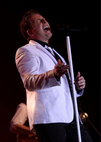 Johnny Reid woos the audience with a mix of classics and new material at his second show in town on Oct. 8. The two shows combined sold a total of 3,353 tickets.