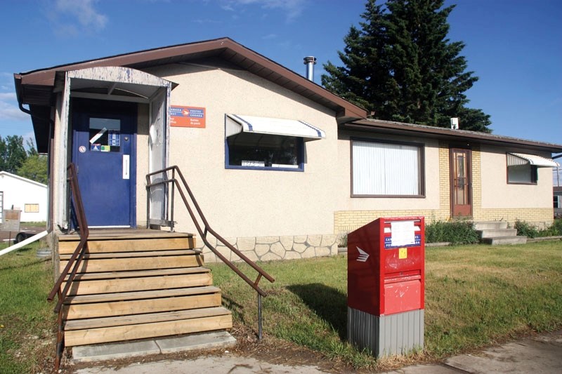 Ardmore residente fear their post office could close after its postmaster retires in July.