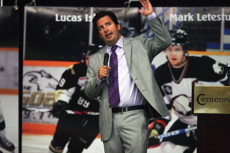 Edmonton Oilers play-by-play man Jack Michaels speaks at the Pontiacs Education Breakfast Monday at the Centennial Centre.