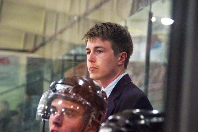 Pontiacs guest coach Brandon MacLeod keeps his eyes on the action during the intra-squad game on Aug. 22.