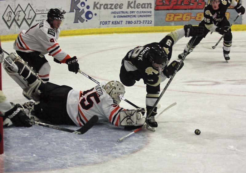 Pontiacs forward Tanner Dusyk had several chances to score in Friday&#8217;s 4-1 win over the Lloydminster Bobcats. The Pontiacs also beat the Bobcats 4-3 on Saturday. Dusyk