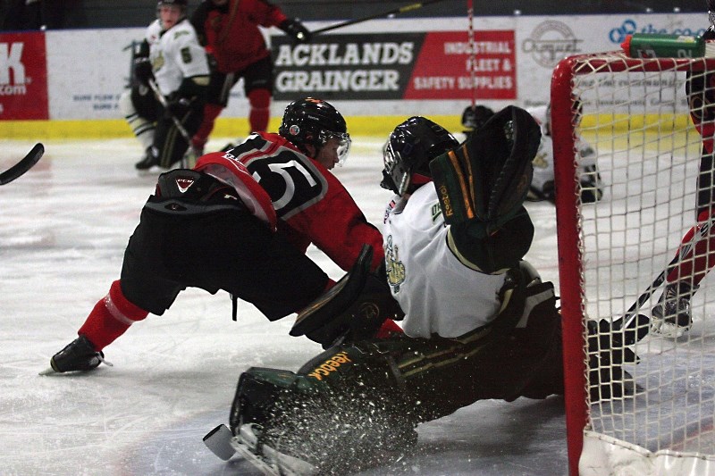 Pontiacs forward Spencer Foo just misses putting the puck past the outstretched Okotoks Oilers goalie during the second period of Saturday&#8217;s game in Bonnyville. The