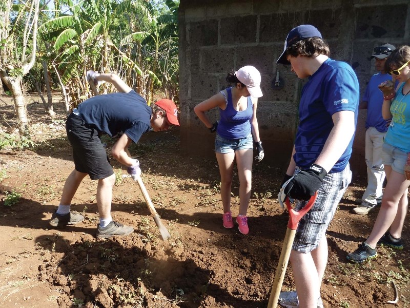 A group of 13 students and parents from Ecole des Beaux-Lacs travelled to Nicaragua on a missions trip for 10 nights late last month.